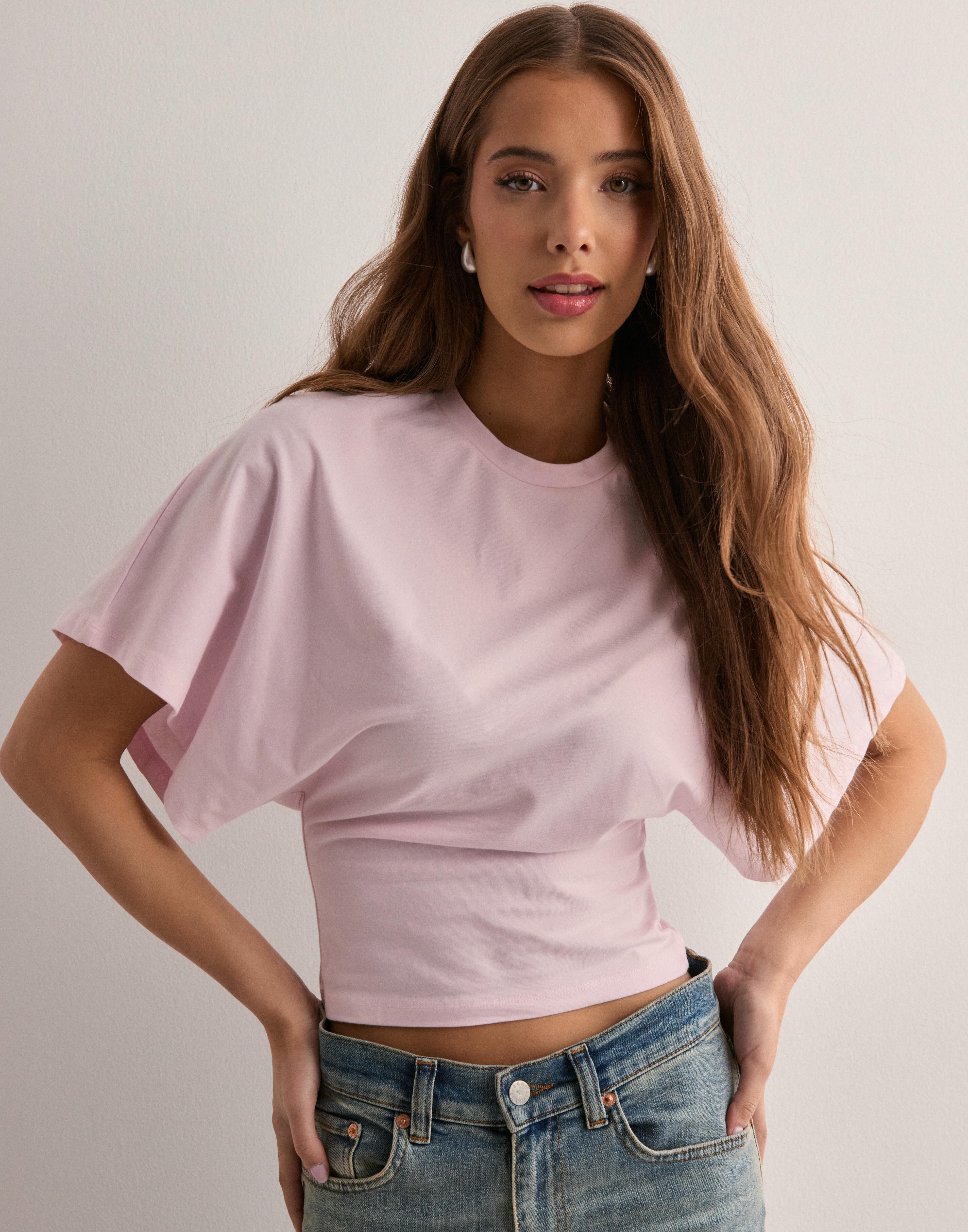 Lucy | Wide sleeve icon T-shirt